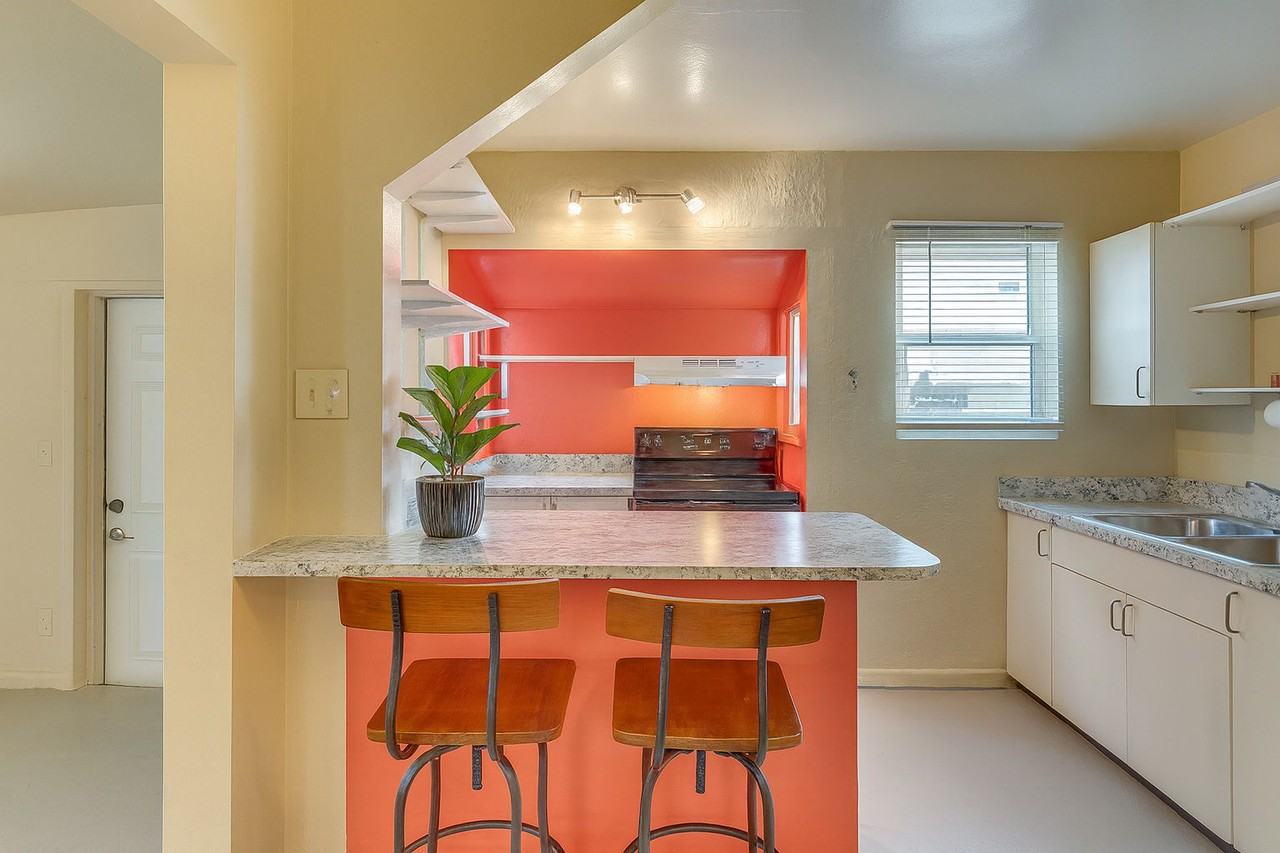 1935 Taylor St - Photo 3 of 8