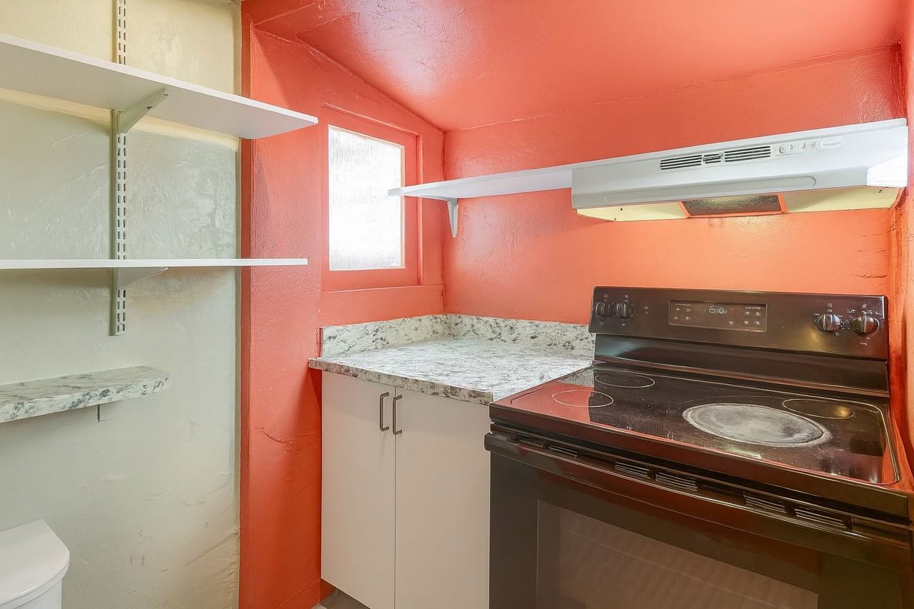 1935 Taylor St - Photo 4 of 8