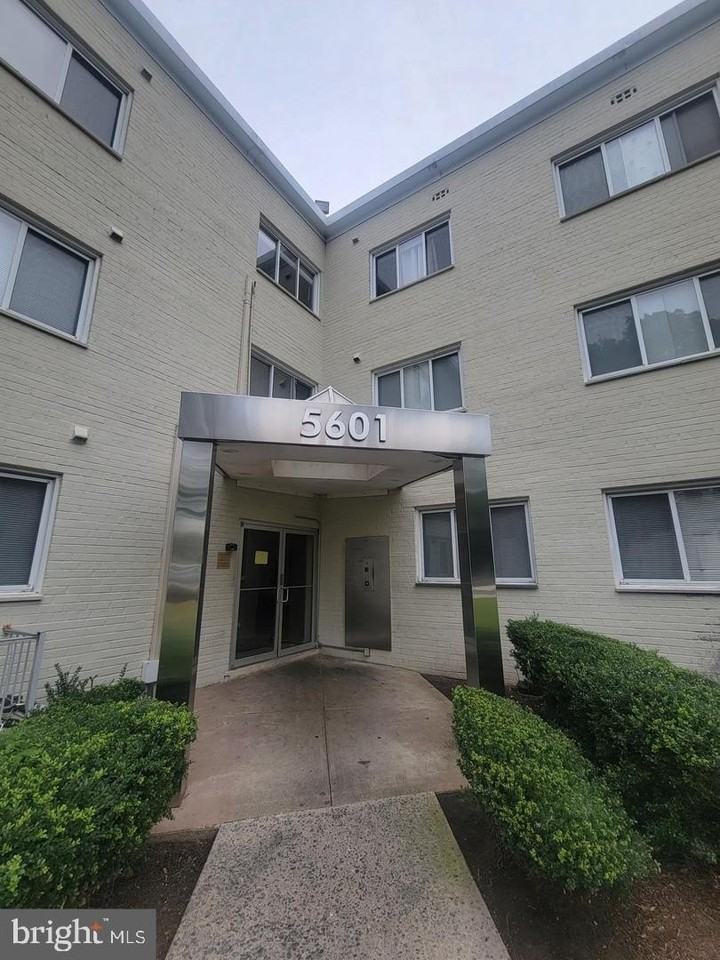 5601 Parker House Ter - Photo 2 of 19