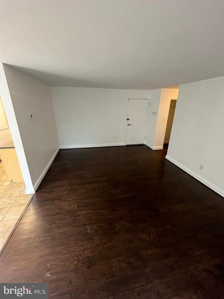 5601 Parker House Ter - Photo 4 of 19
