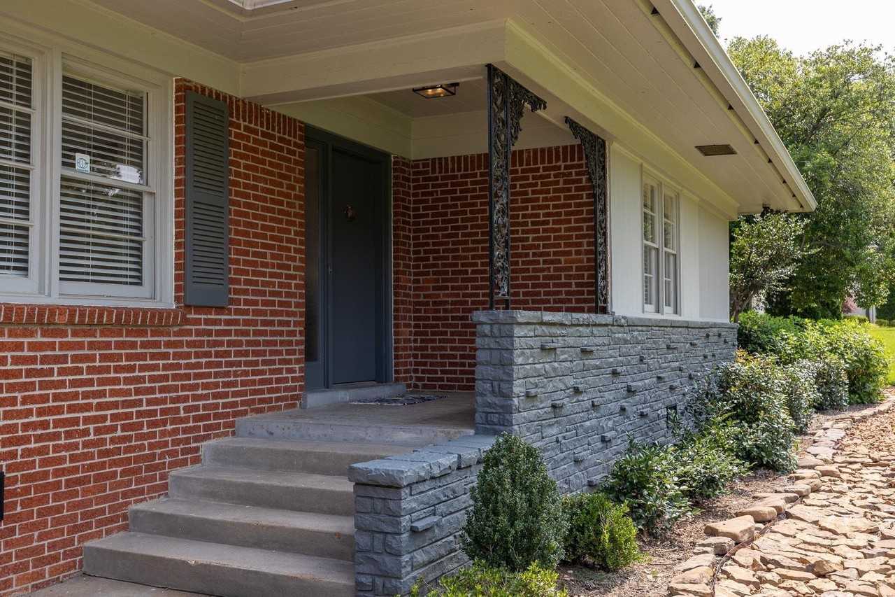 5208 Gwynne Rd - Photo 3 of 23