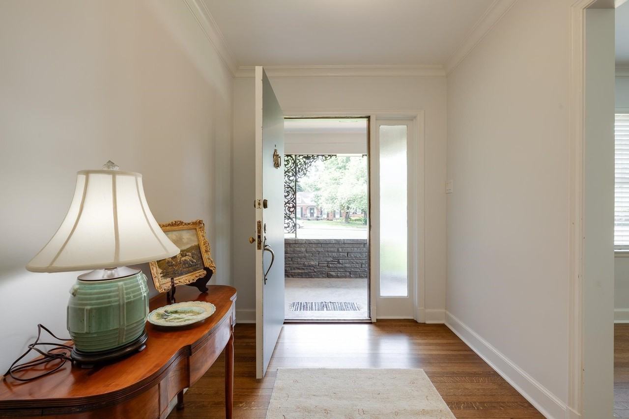 5208 Gwynne Rd - Photo 4 of 23