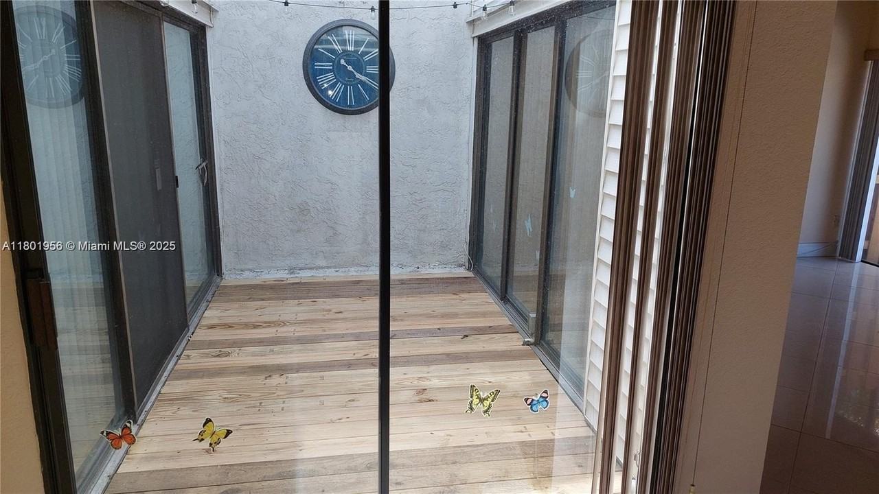 2675 Parkview Drive #2675 - Photo 4 of 9