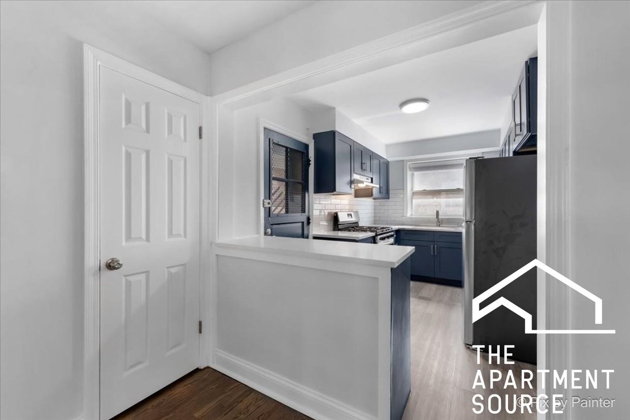 2715 W Berwyn Ave #1 - Photo 5 of 15