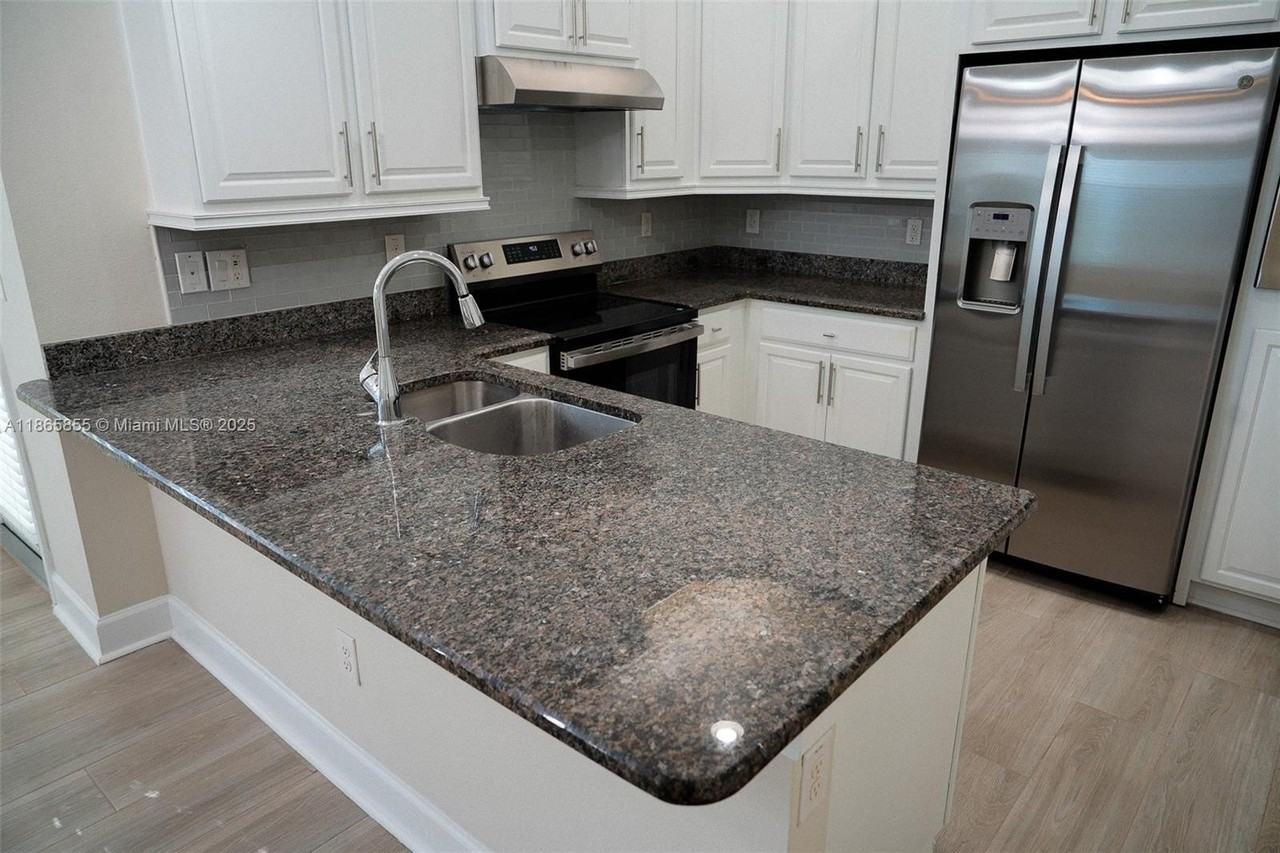 8282 Tavistock Lakes Blvd - Photo 7 of 30