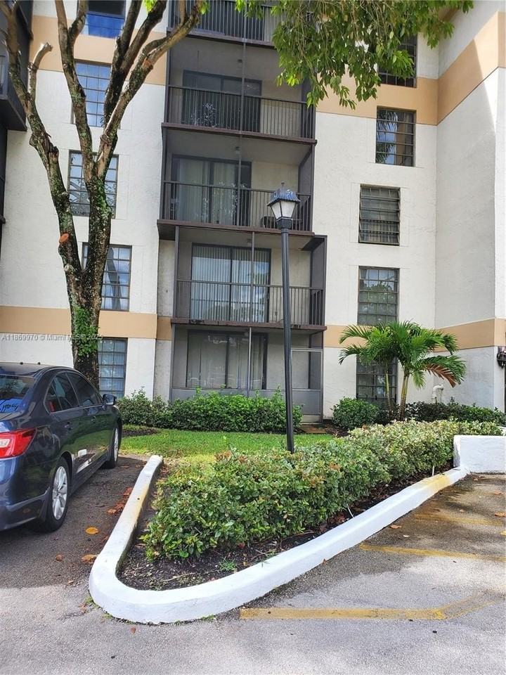 5550 Nw 44th St #111B - Photo 2 of 22