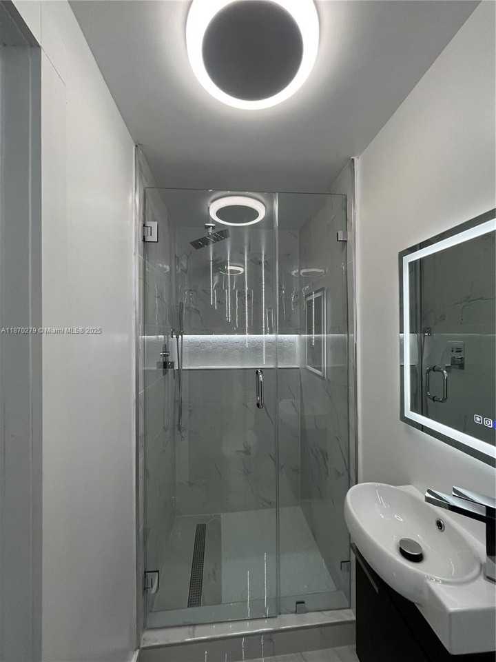 6803 Sw 158th Ave Rear - Photo 3 of 4