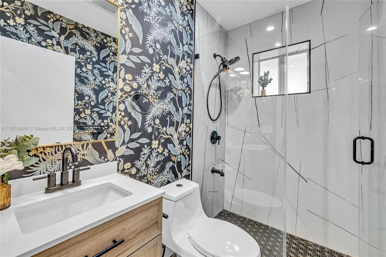 2801 Sw 64th Ave #B - Photo 7 of 7