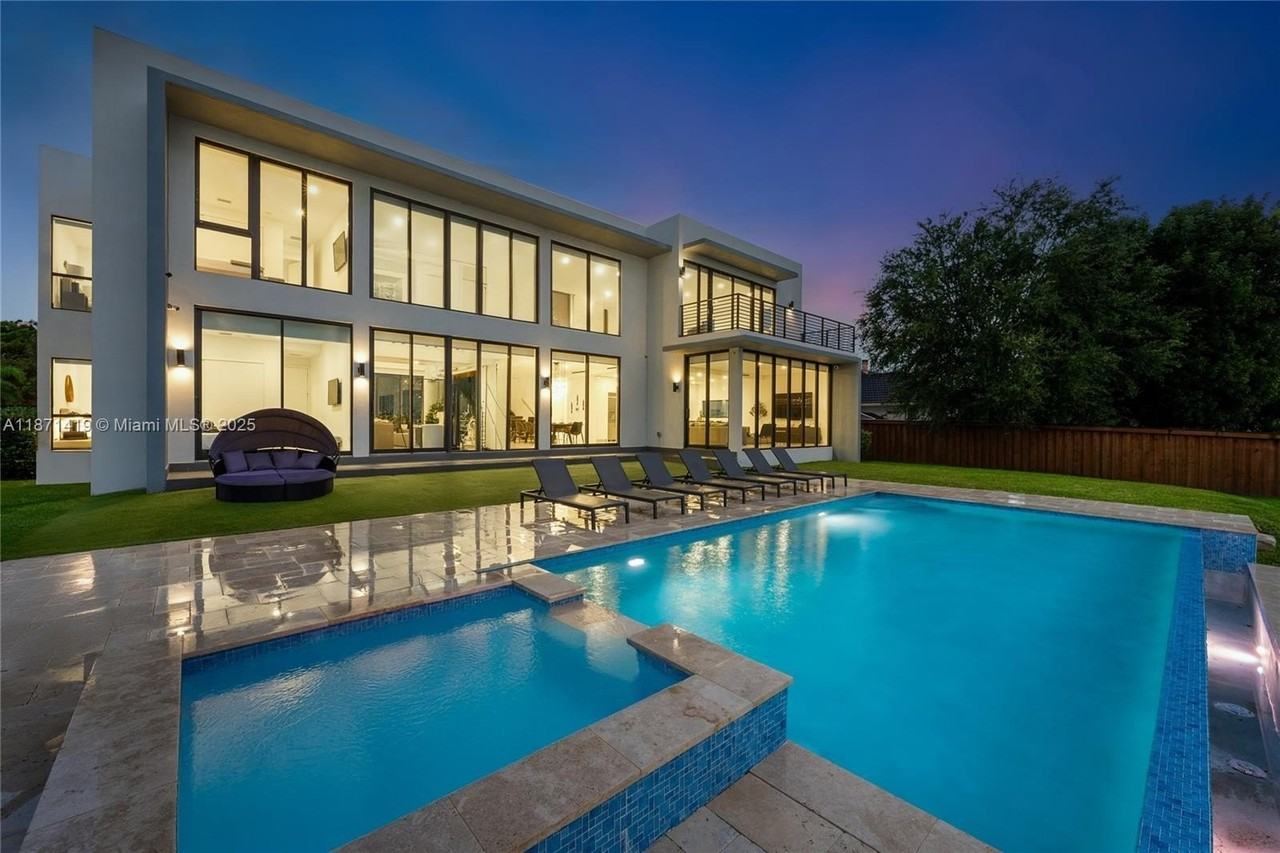 5420 Sw 72nd Ave - Photo 2 of 50