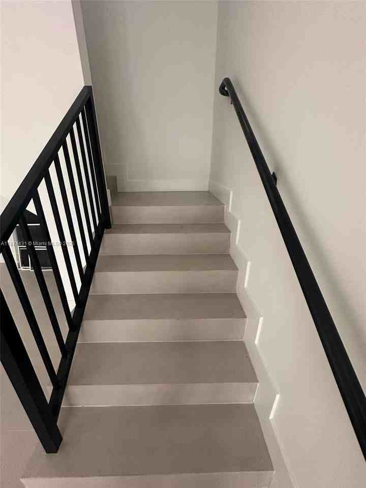 532 Nw 17th Ave #0 - Photo 7 of 18