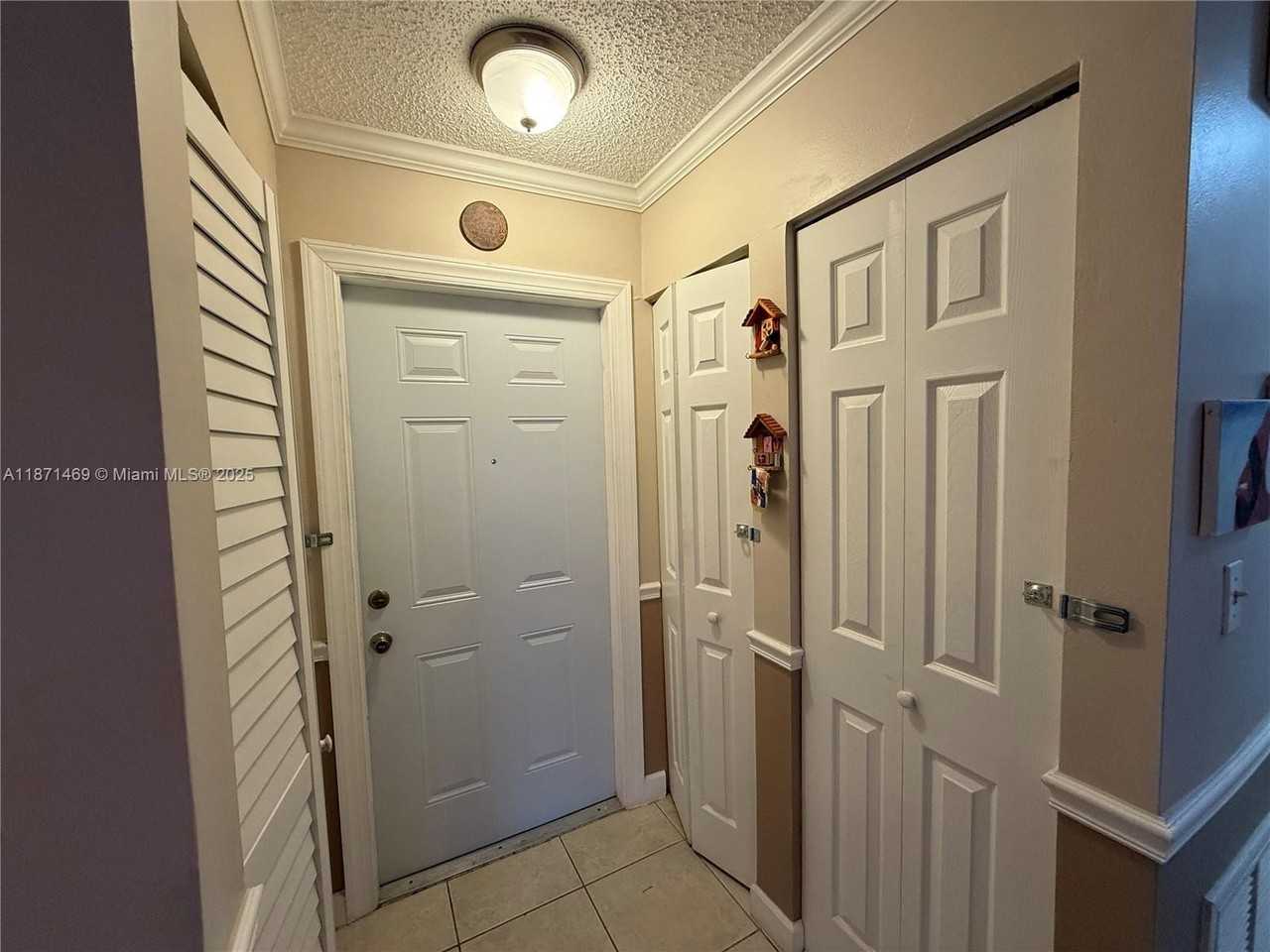 2901 San Remo Cir - Photo 3 of 9