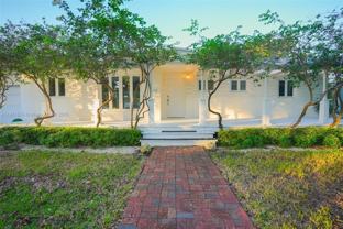 355 Redwood Ln - Photo 1 of 1