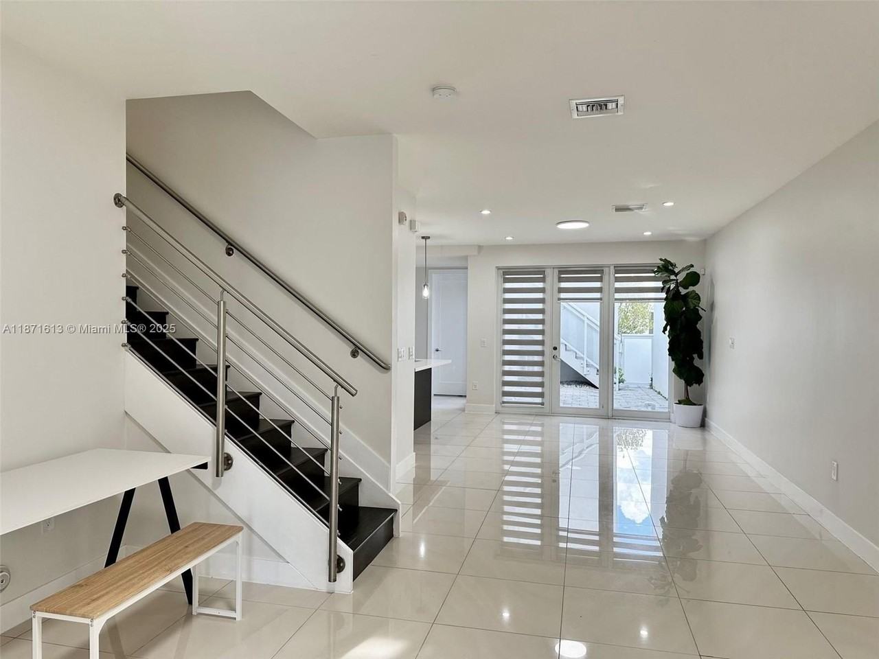 6315 Nw 105th Ct - Photo 4 of 41