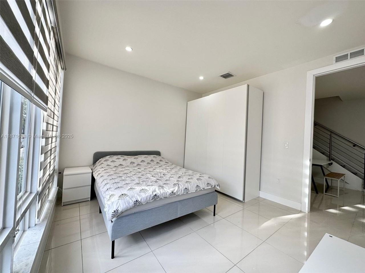 6315 Nw 105th Ct - Photo 5 of 41