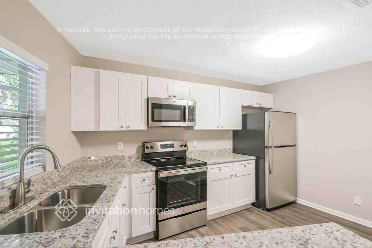 8814 Elm Leaf Ct - Photo 5 of 26