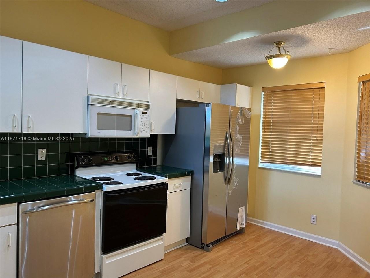 15851 Sw 10th St #15851 - Photo 5 of 17