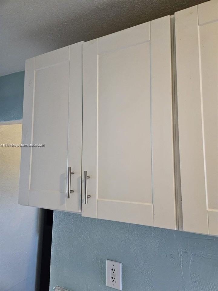 613 Northwest 27th Avenue #1-4 - Photo 3 of 15