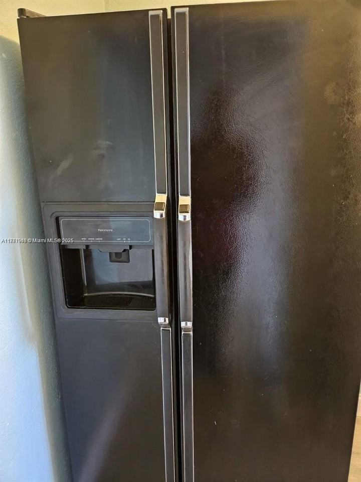 613 Northwest 27th Avenue #1-4 - Photo 6 of 15