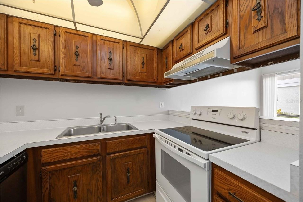 4001 Beneva Rd #116 - Photo 7 of 30