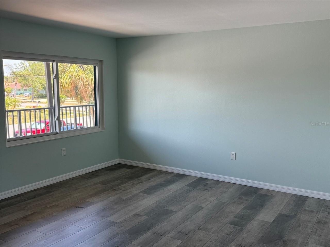 1258 Barbara Dr #202 - Photo 3 of 12