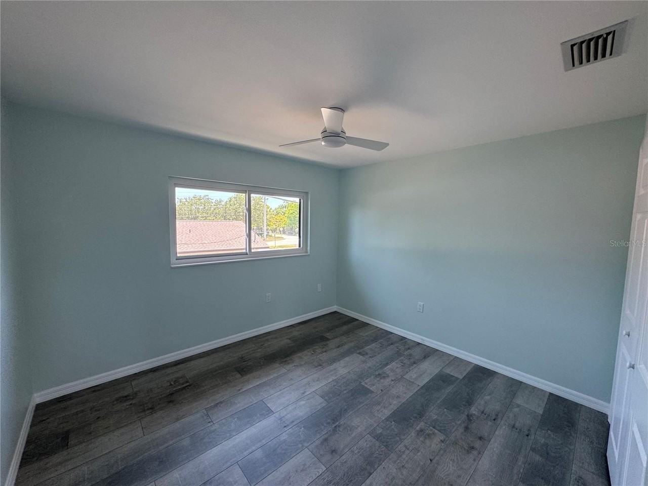 1258 Barbara Dr #202 - Photo 4 of 12