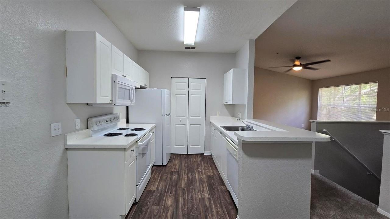 845 Grand Regency Pointe #201 - Photo 7 of 32