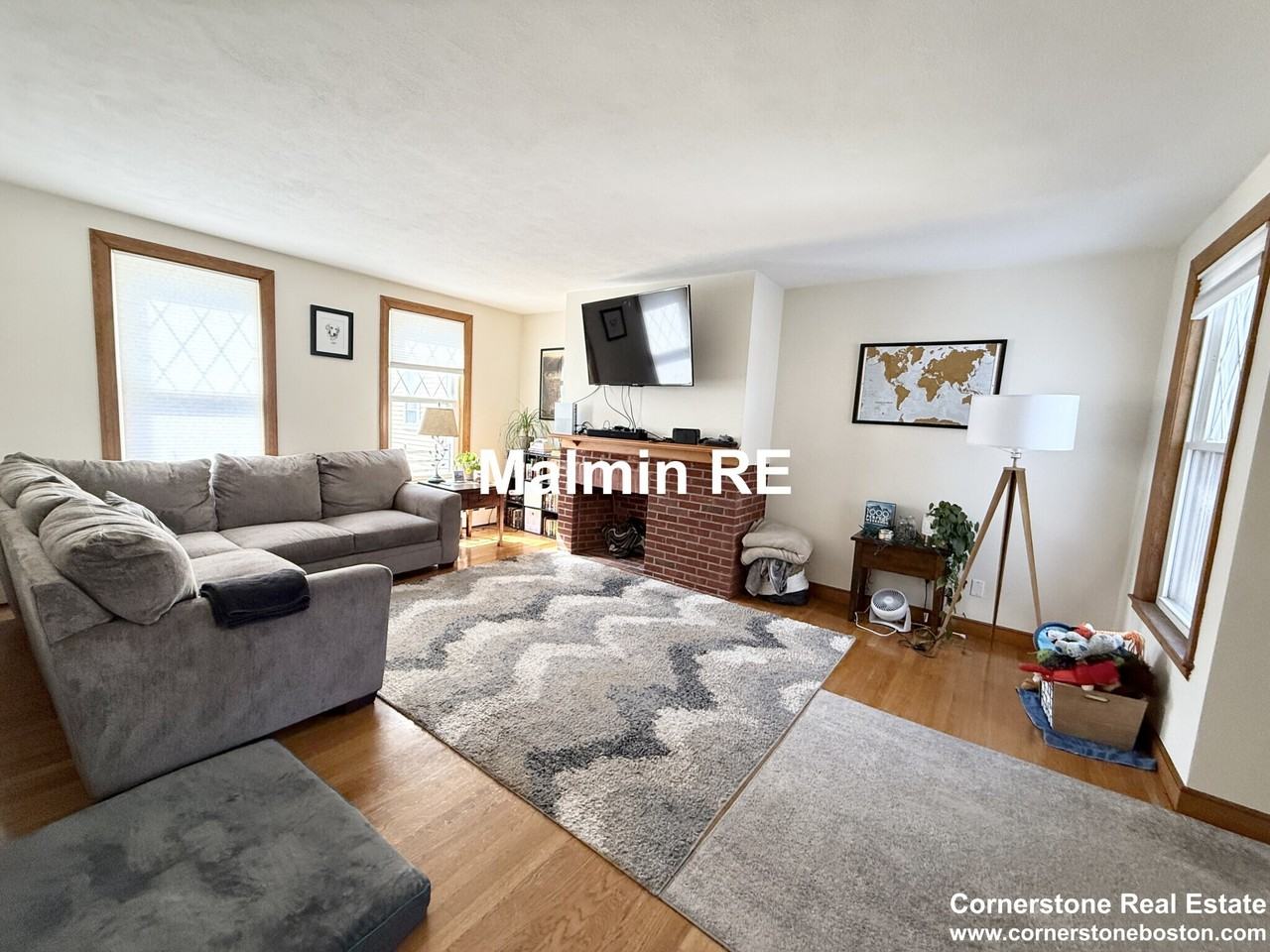 923 E 4th St #1 - Photo 5 of 16