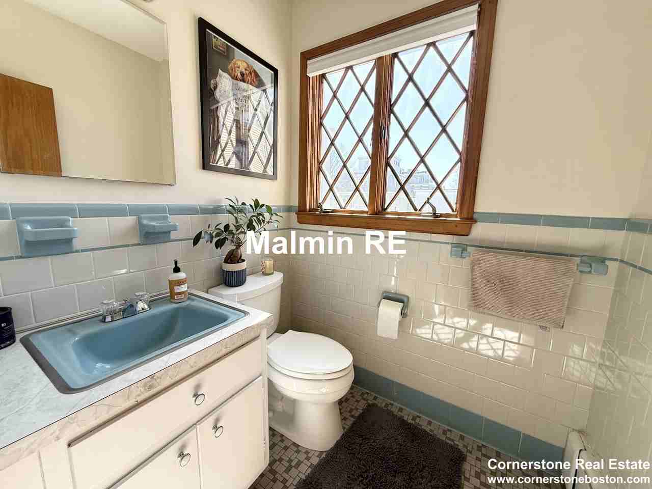 923 E 4th St #1 - Photo 7 of 16