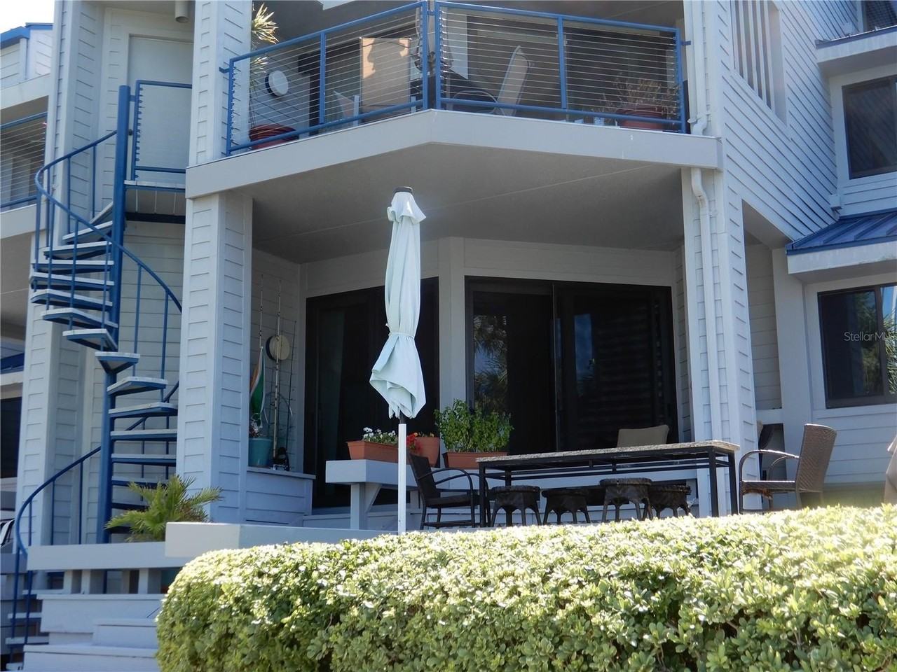 910 Pinellas Bayway S #103 - Photo 7 of 22