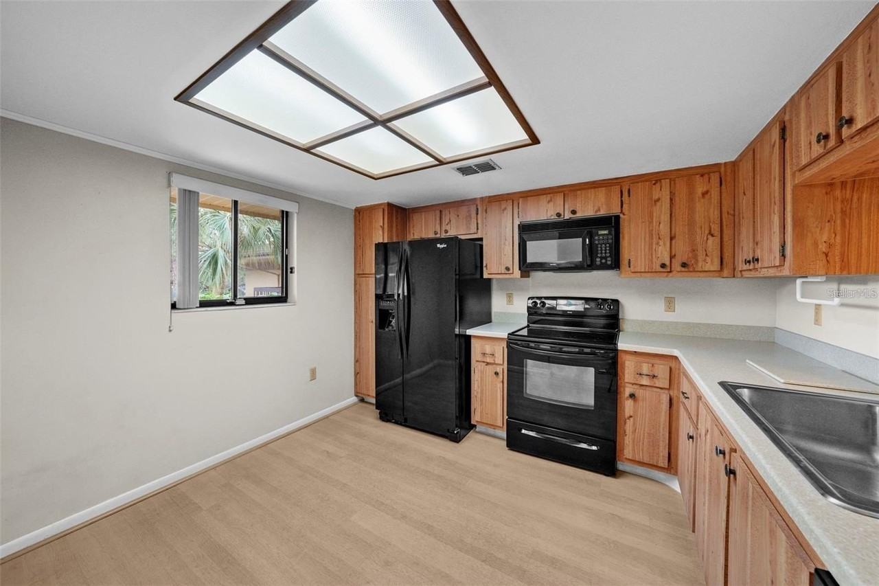 2679 Sabal Springs Cir #203 - Photo 4 of 25