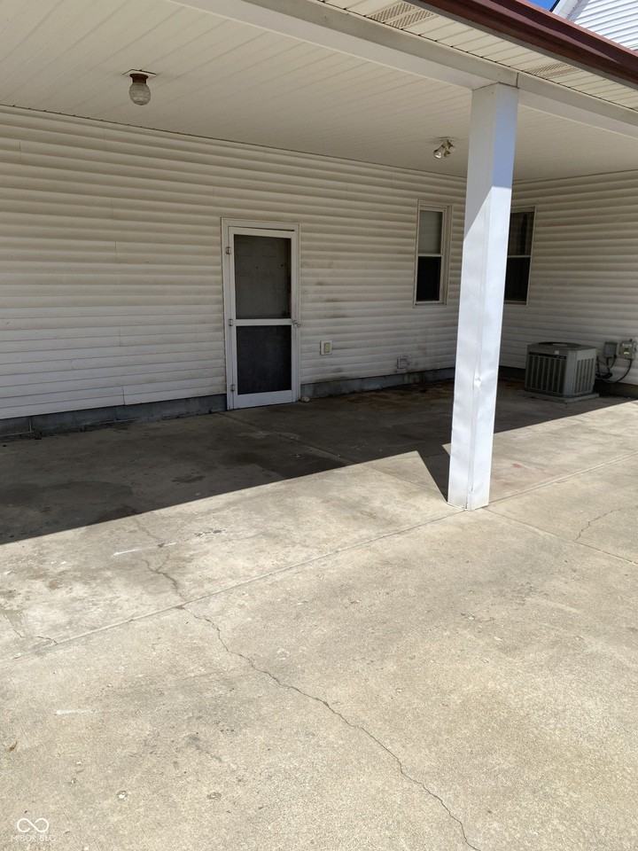 1106 N Gale St #3 - Photo 2 of 10