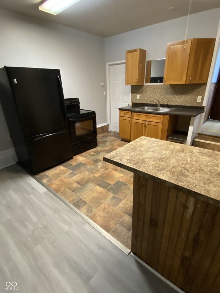 1106 N Gale St #3 - Photo 5 of 10