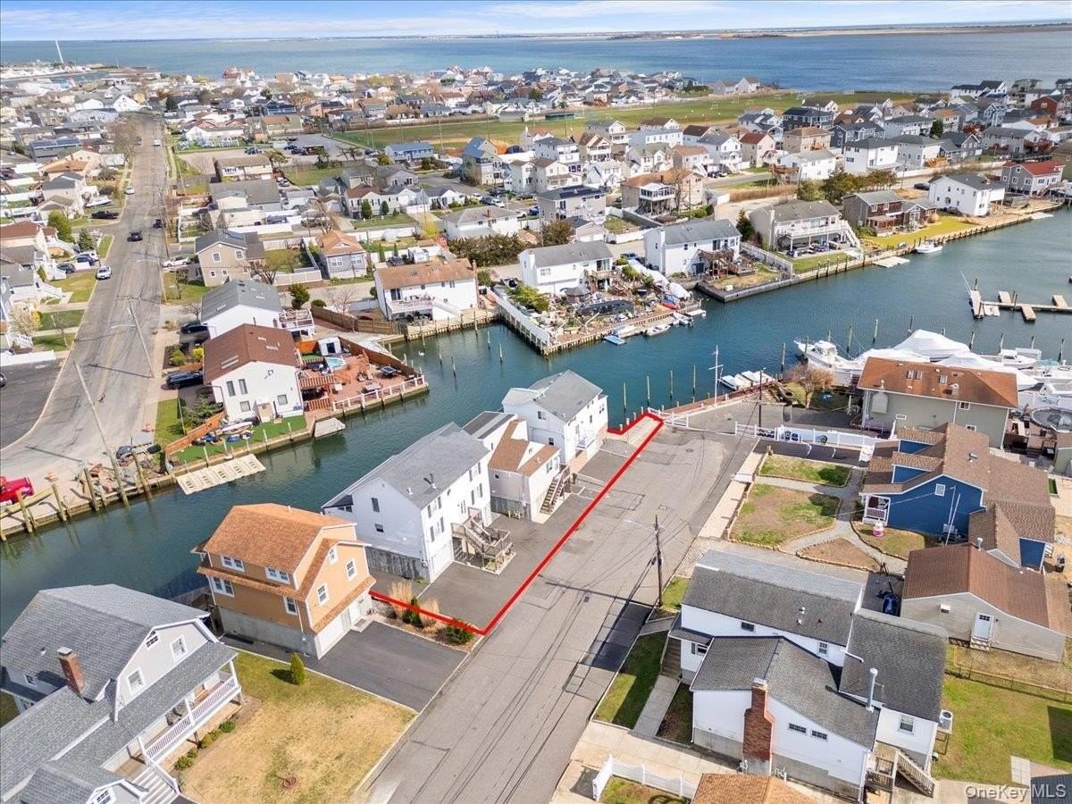 864 S Walnut St - Photo 3 of 24