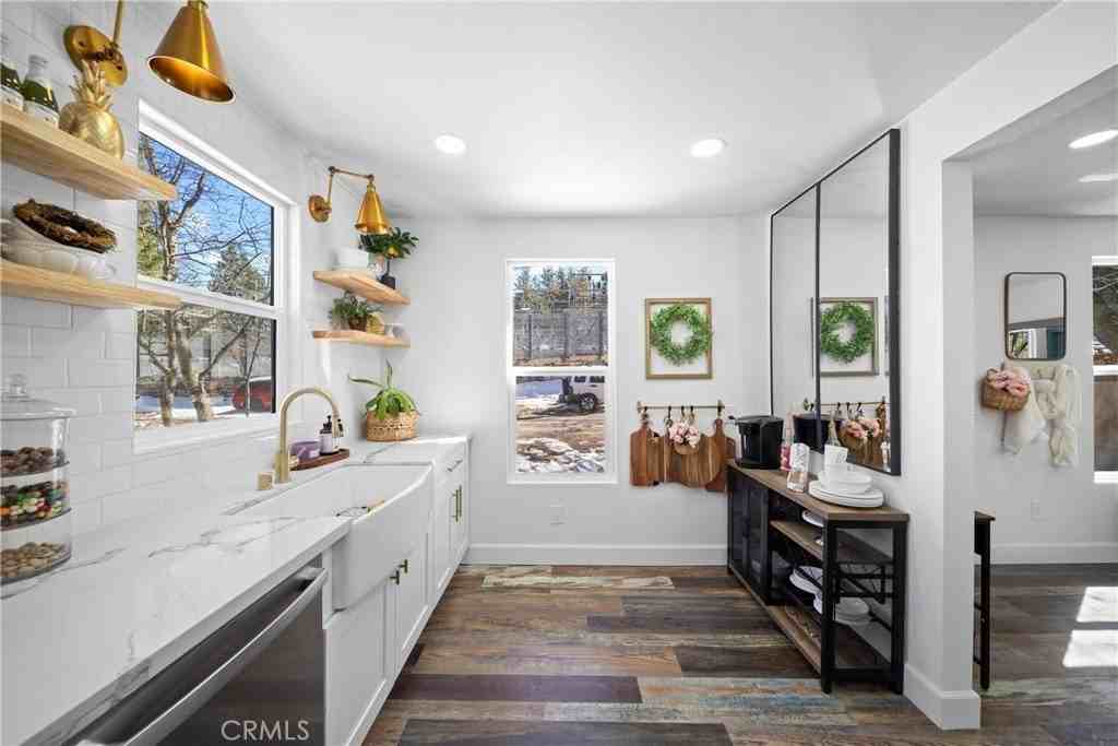 27584 Weirwood Drive - Photo 5 of 21