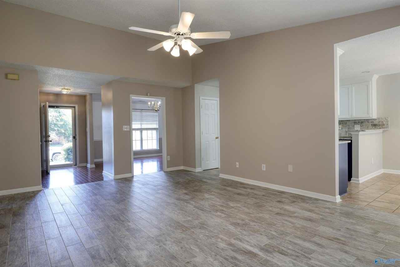 126 Champions Green Dr - Photo 6 of 27