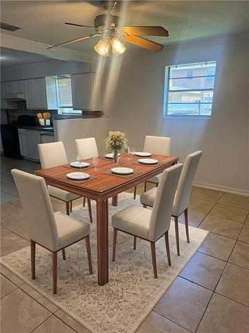 5022 Fairfield St - Photo 3 of 13