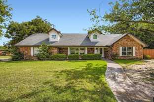 5457 Wedgmont Cir N - Photo 1 of 1