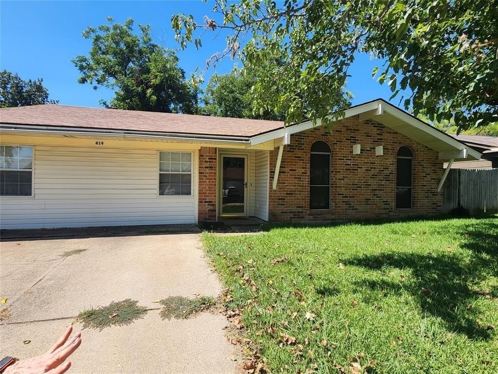 419 Woodcrest Way - Photo 2 of 2