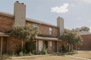 5835 Shadydell Dr - Photo 1 of 1
