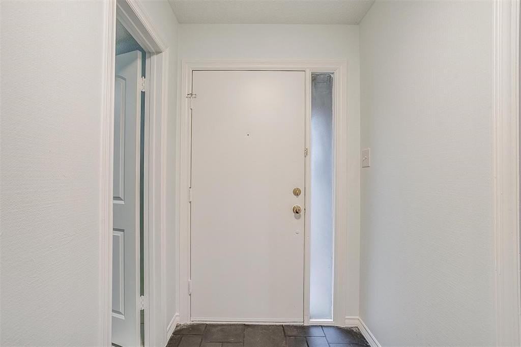 75 One Main Pl - Photo 3 of 20