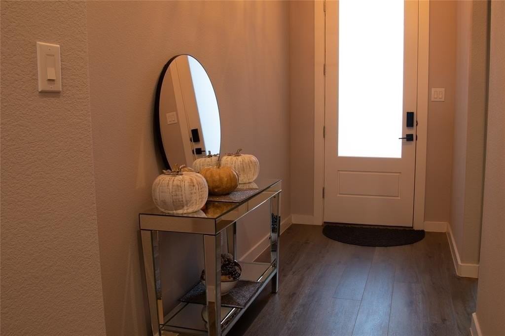 7015 Hopper Ct - Photo 3 of 28