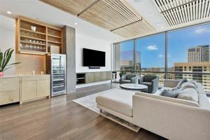 featured image of 2200 Victory Avenue #2107