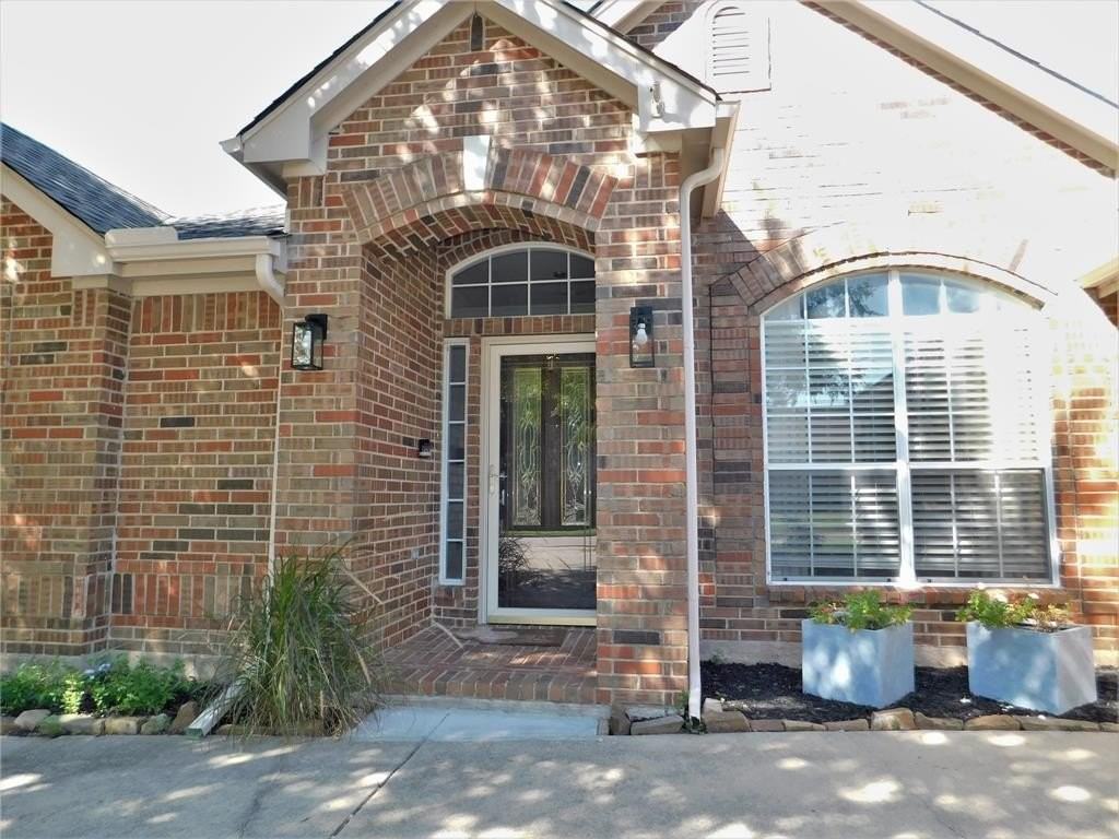 1119 Postwood Dr - Photo 6 of 36