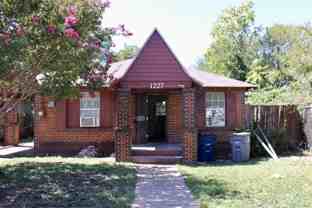 1227 S Ewing Ave - Photo 1 of 1