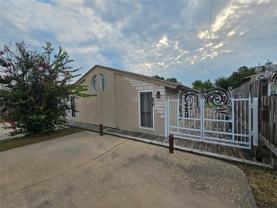 634 Nw 11th St - Photo 1 of 1