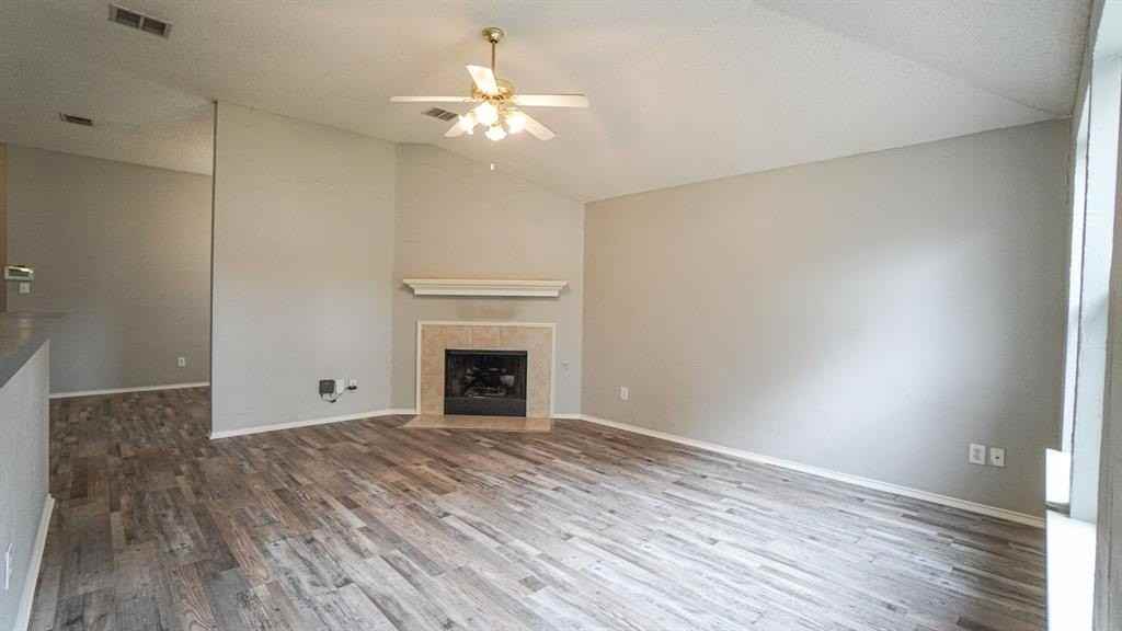 1036 Hampton Dr - Photo 5 of 30