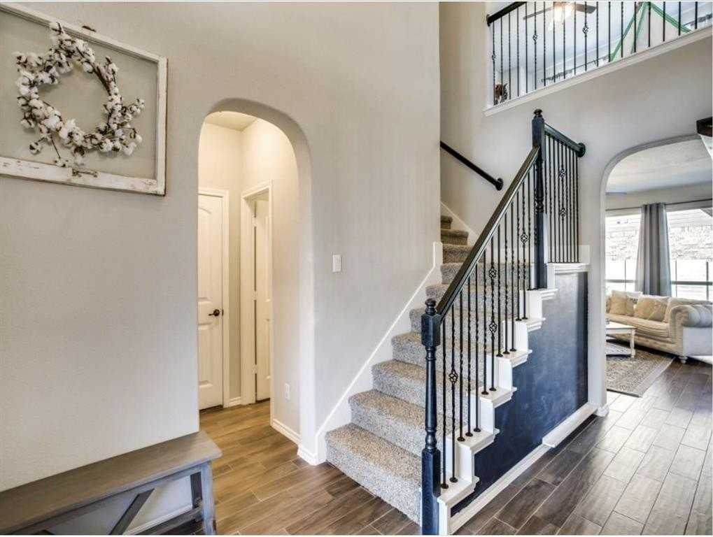 81 Oakmont Dr - Photo 4 of 28