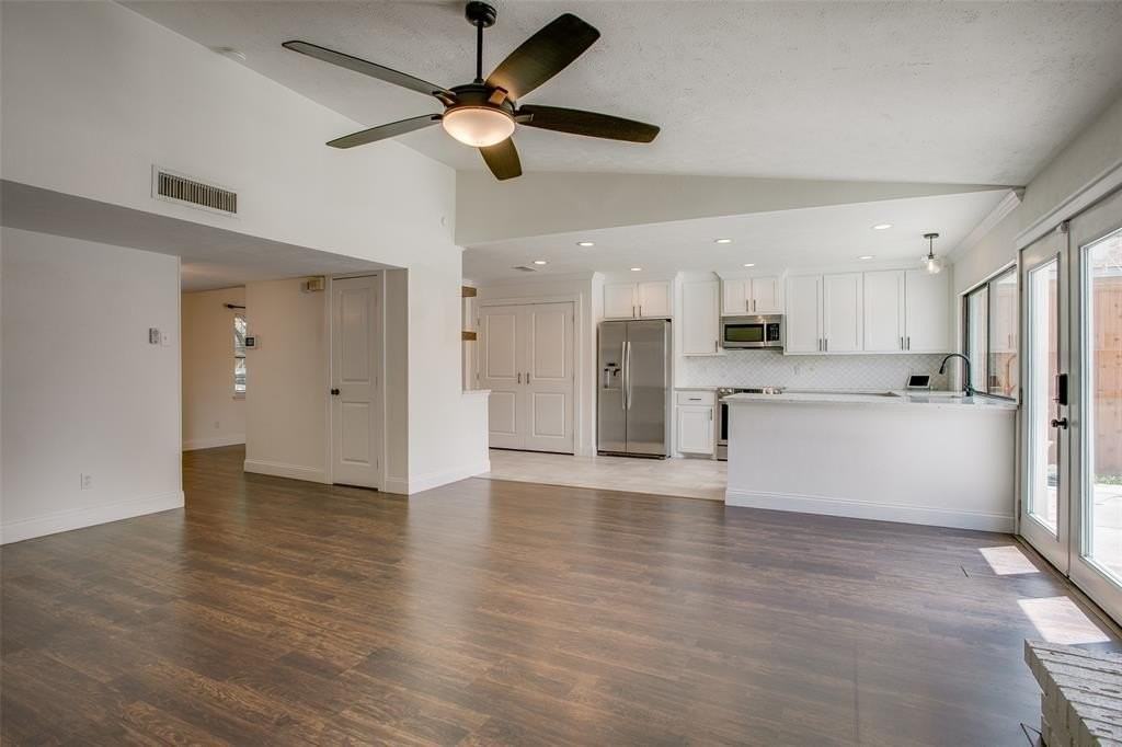 10922 Villa Haven Drive - Photo 6 of 37