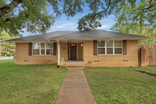 2835 W Colorado Blvd - Photo 1 of 1