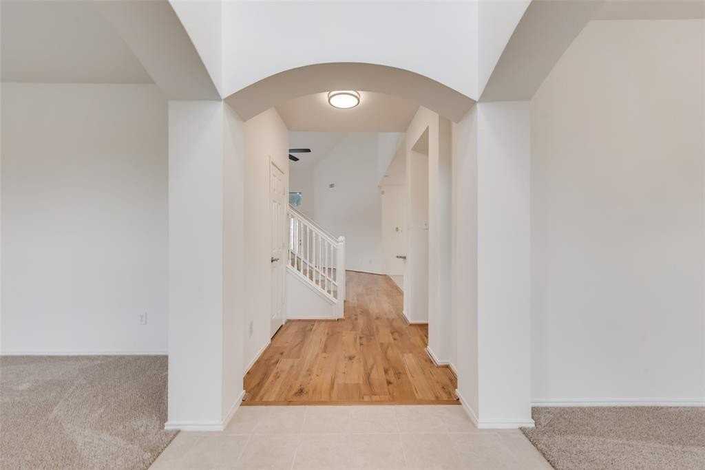 3605 Carrington Dr - Photo 4 of 21